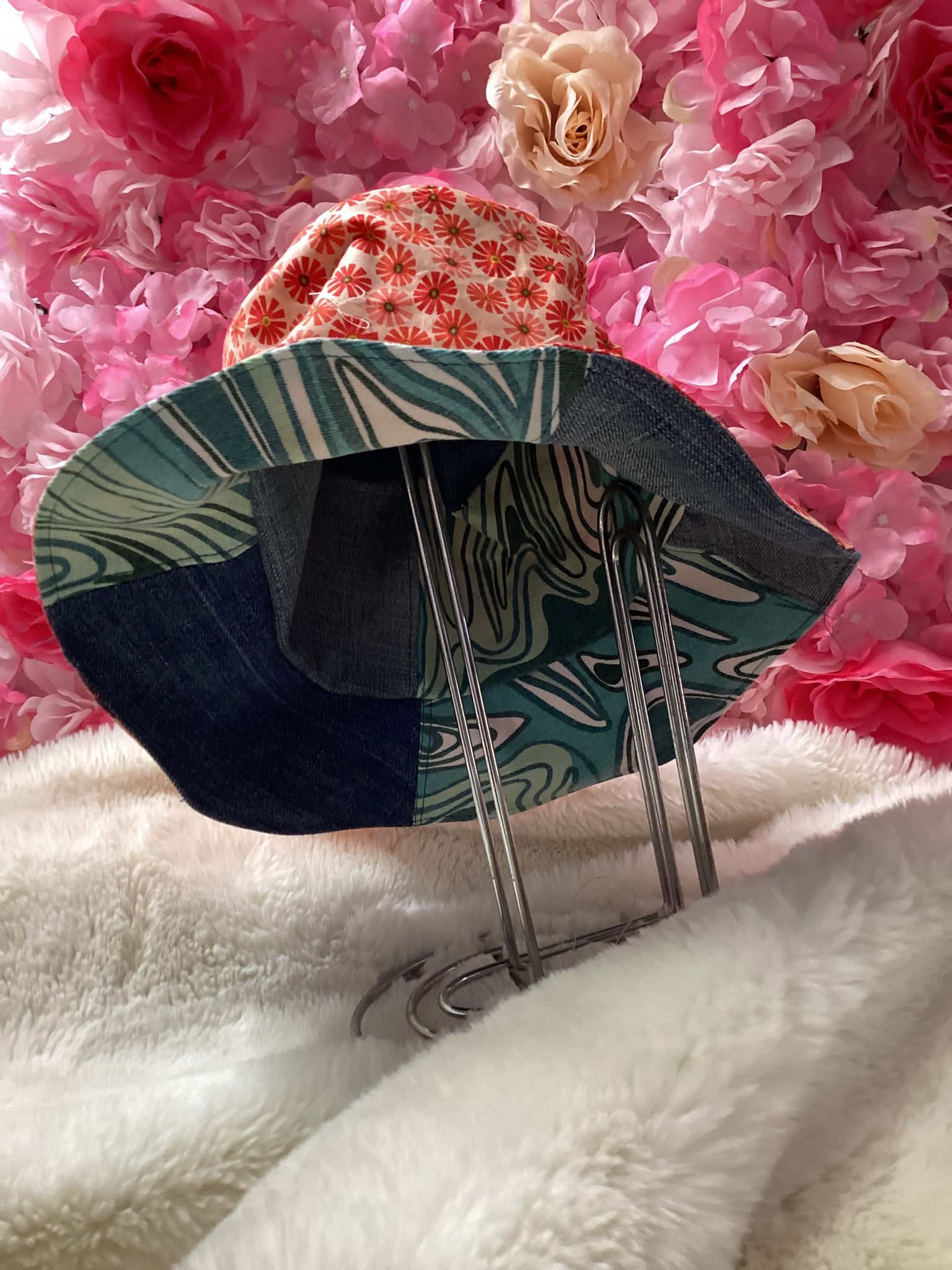 Poppy Wave bucket